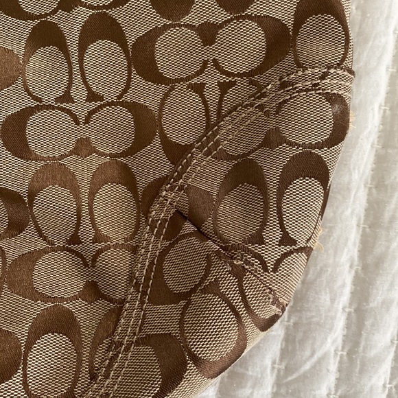 Coach Kristin Signature khaki fabric/white leather/nickel hobo shoulder bag. - Picture 7 of 16